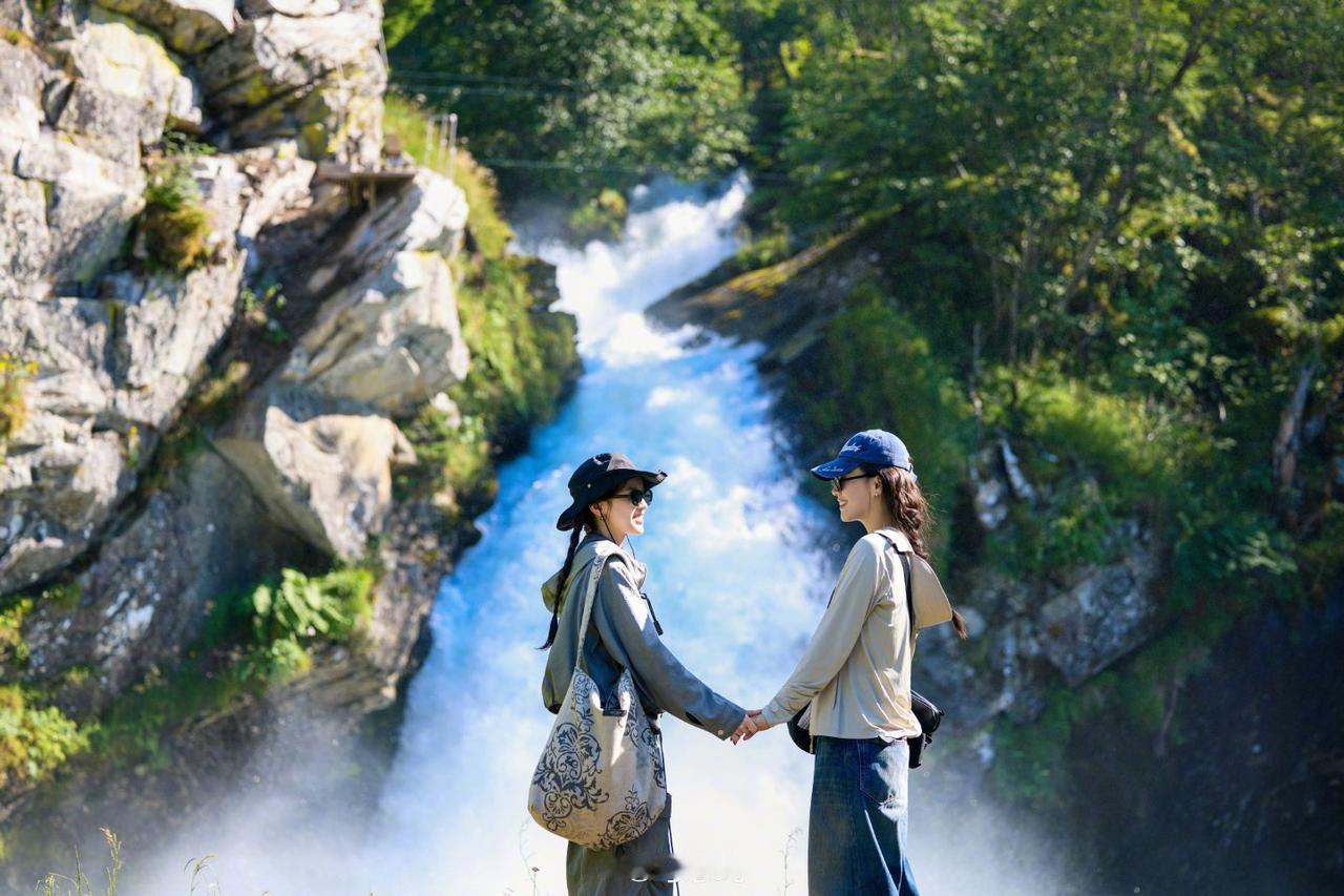 在天地之间，此刻，我们不止是过客。花儿与少年 花儿与少年7 ​​​