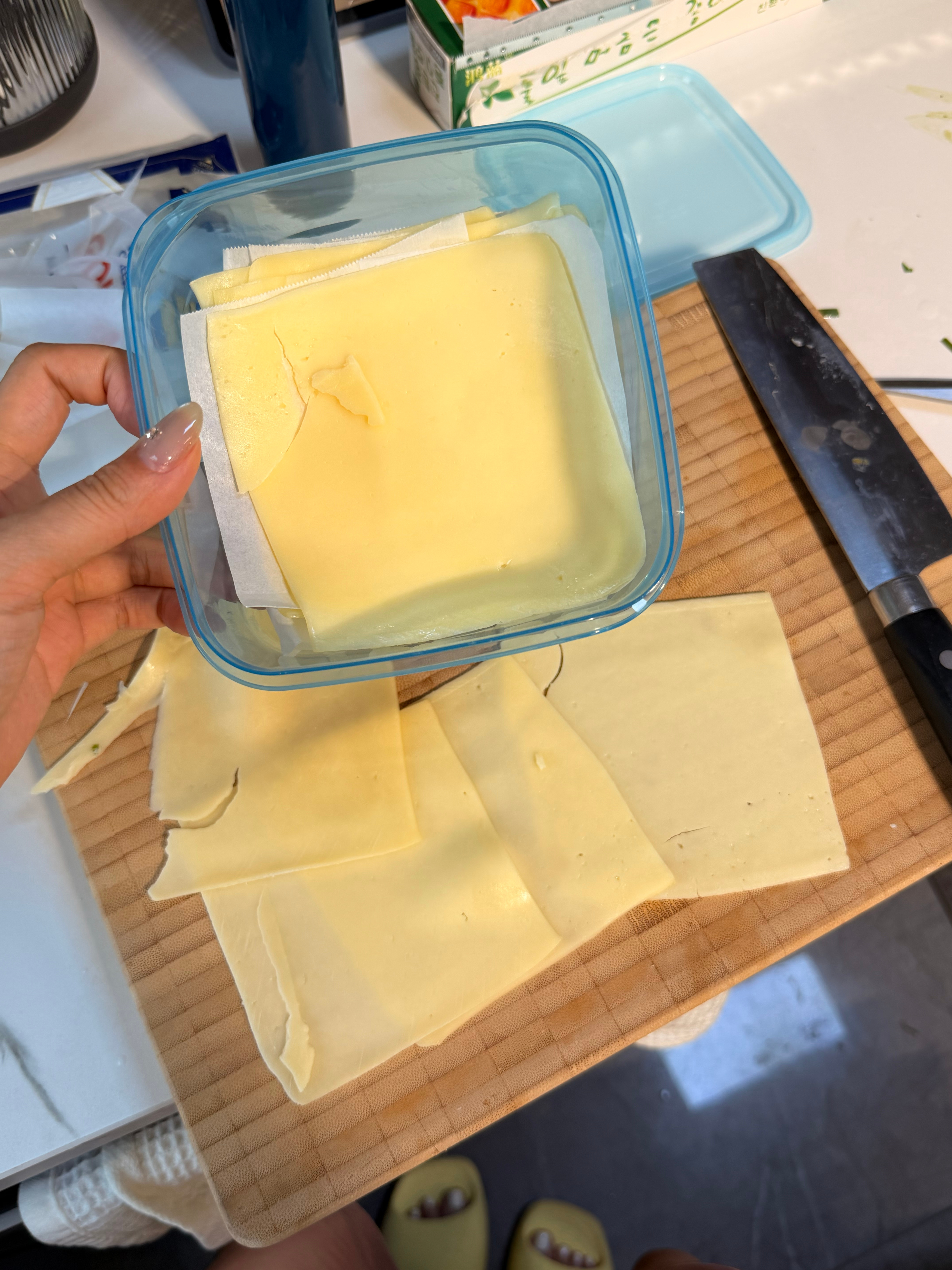 今天是期盼和孩子见面的一天几天不见 家里空落落的 心里空落落的准备了姐姐上托管会