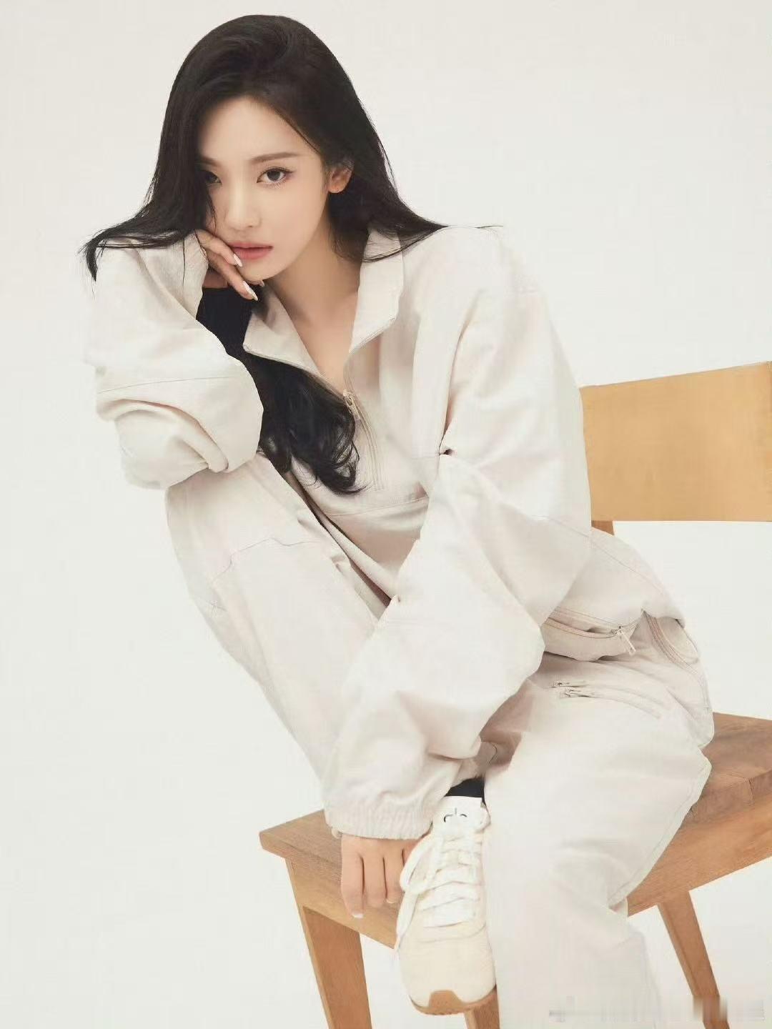 宁艺卓alo时尚大片 ​​​宁艺卓alo品牌时尚大片来啦～和品牌契合度好高！ ​