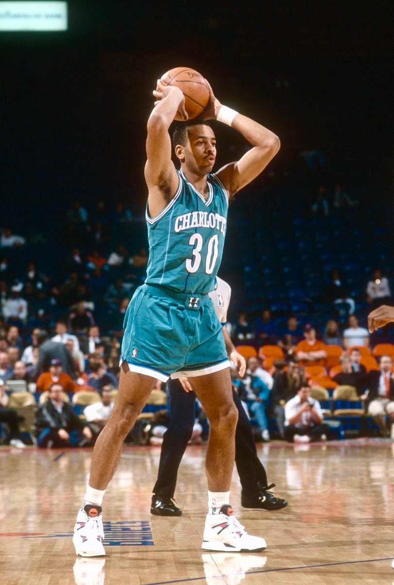 斯蒂芬·库里在对阵夏洛特（黄蜂）的比赛中，上脚了Reebok Pumps 战靴—