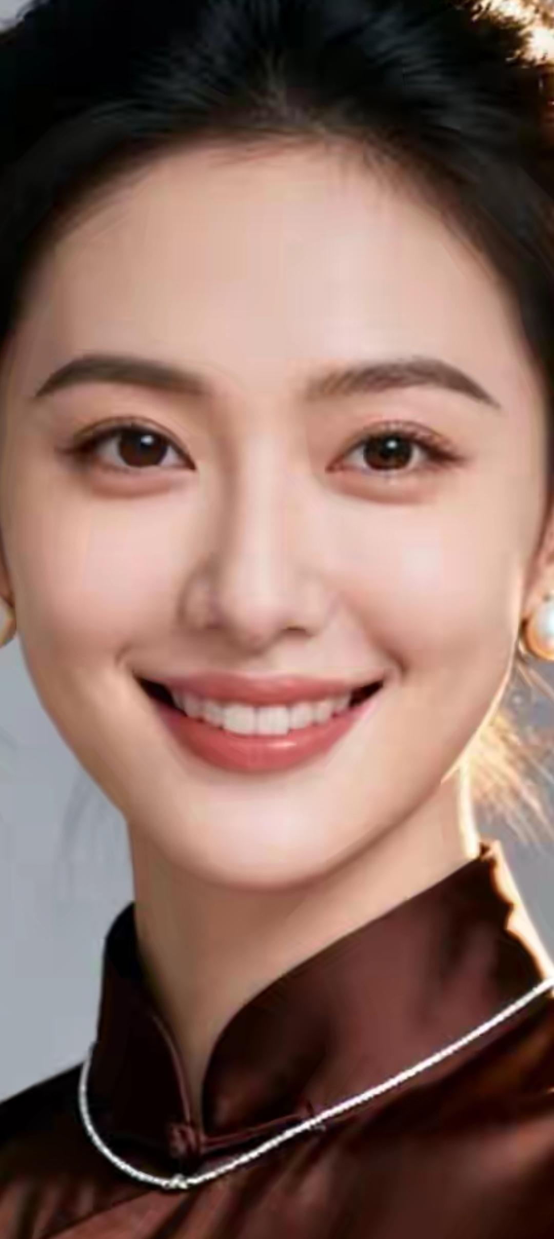 优雅微笑，气质出众，时尚穿搭，魅力无限！😊✨