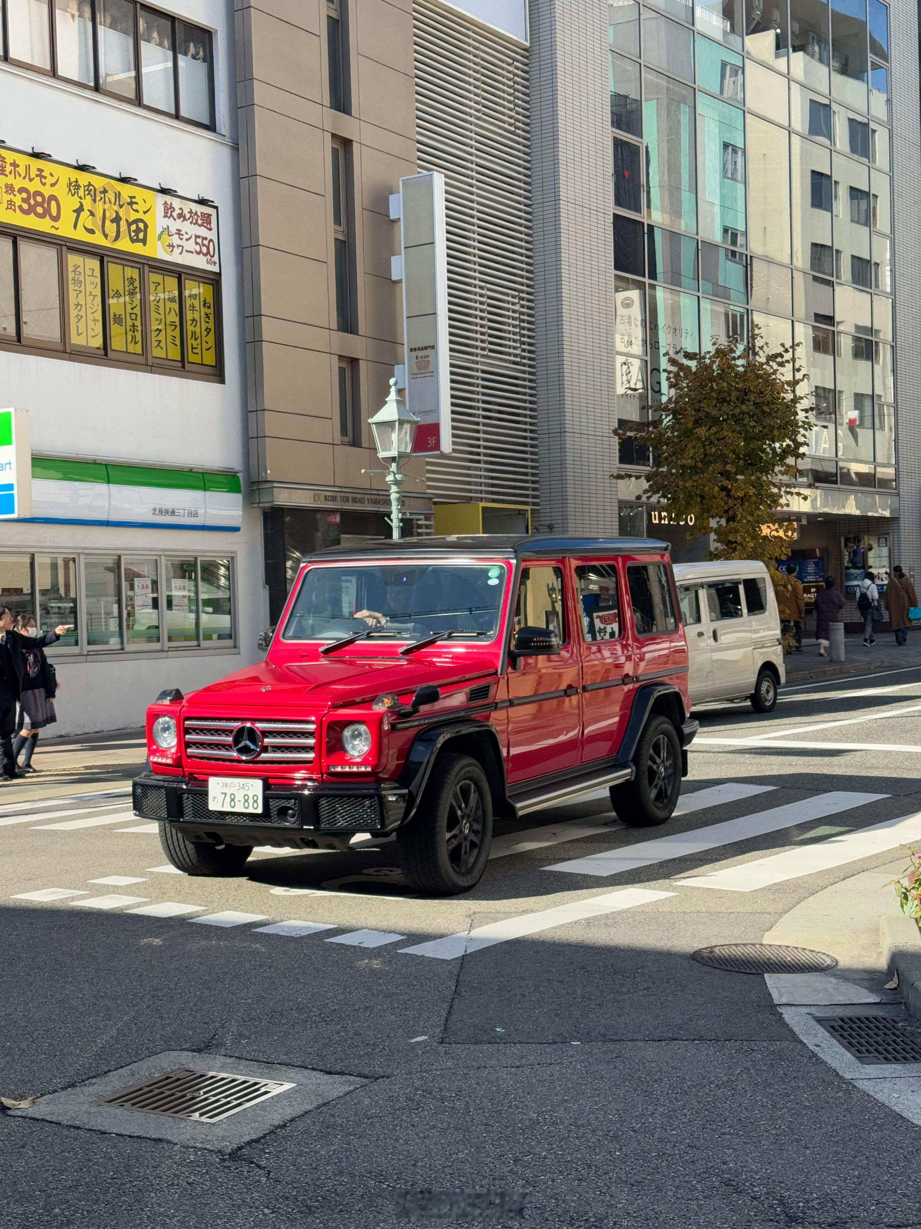 东京和大阪的大G能见度真高～G400d、G63最多。银座的一个路口，能同时见到几