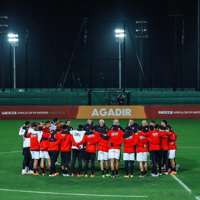 在与津巴布韦的比赛结束后，队长萨拉赫与队员们进行了交谈，表示球队在非洲国家杯上仍