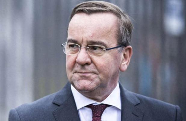 一架专机落地东京，高市早苗收到好消息，她知道：中国不会轻饶她

刚过去的这个周末