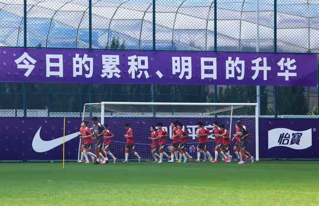 U20女足大连集结，全力冲刺世界杯
 
8月22日，中国U20女足齐聚大连开启集