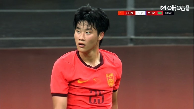 大连英博[超话]国足vs马尔代夫 杨铭锐迎来国家队A级赛事首秀！！恭喜！！！  