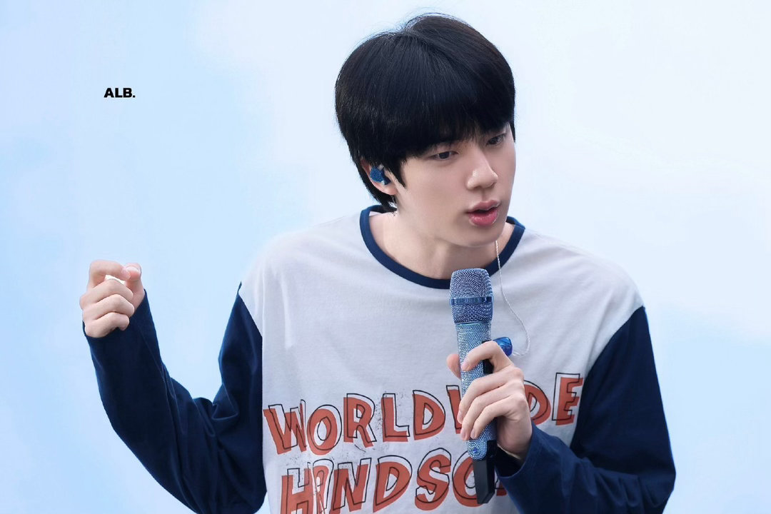金硕珍🎸金硕珍世界第一雕塑面孔 250628 RUNSEOKJIN EPTOU