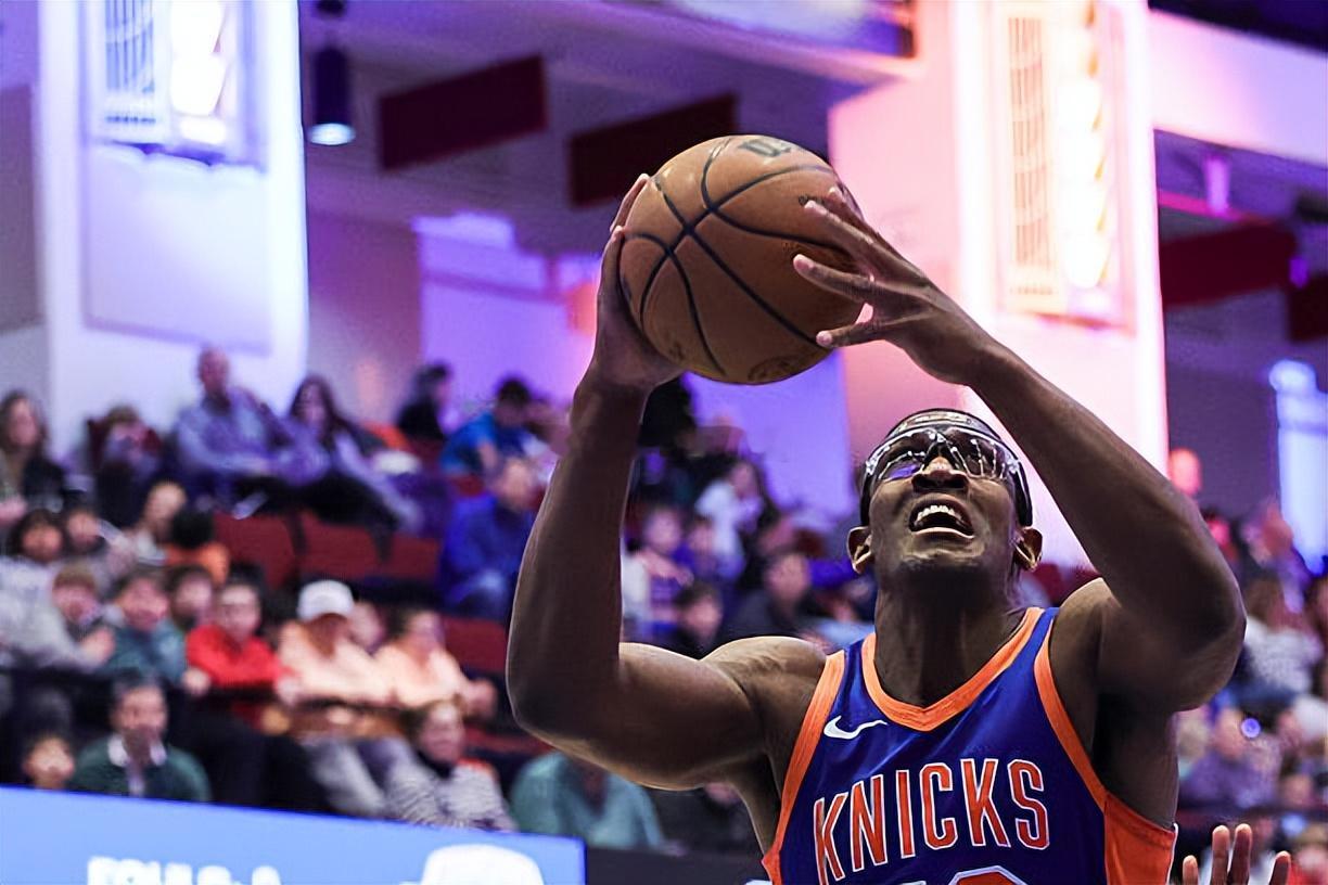 根据NBA内部人士Chris Haynes的消息，联盟消息人士告诉他，特雷-杰米