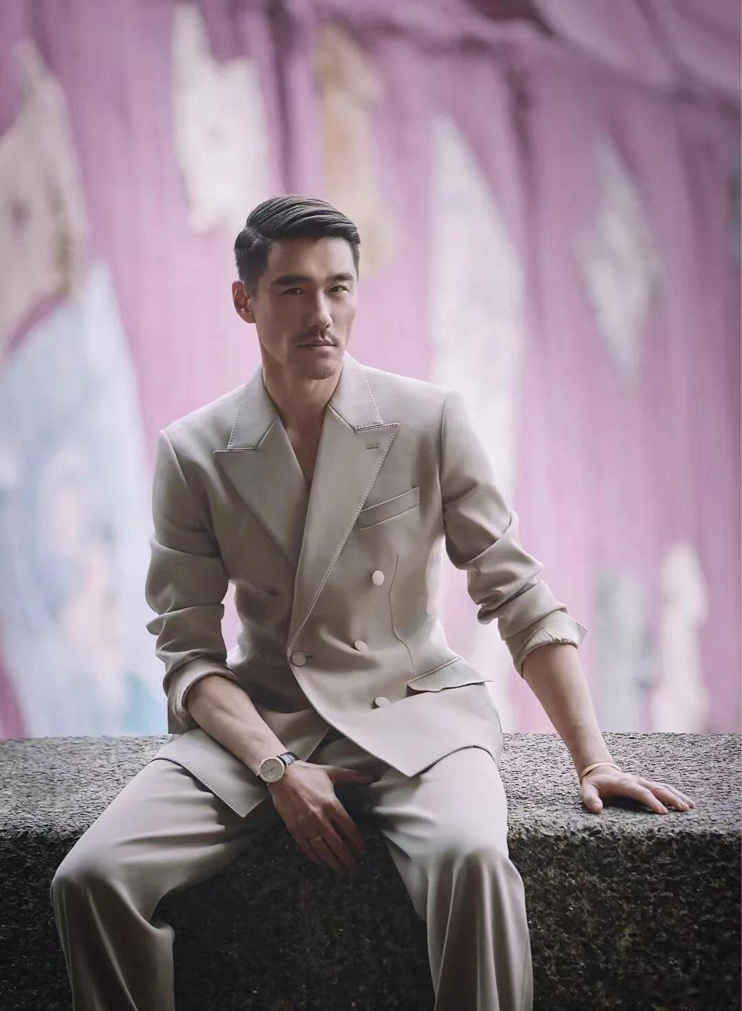 你好星期六全员隐藏款超模 你好星期六 好六街颜值内卷时刻，全员身材气质在线，街头