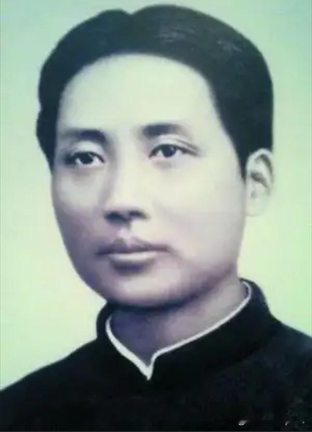他带领中国人民经过长期的革命斗争，最终赢得了民族独立和人民解放，创建了新中国。