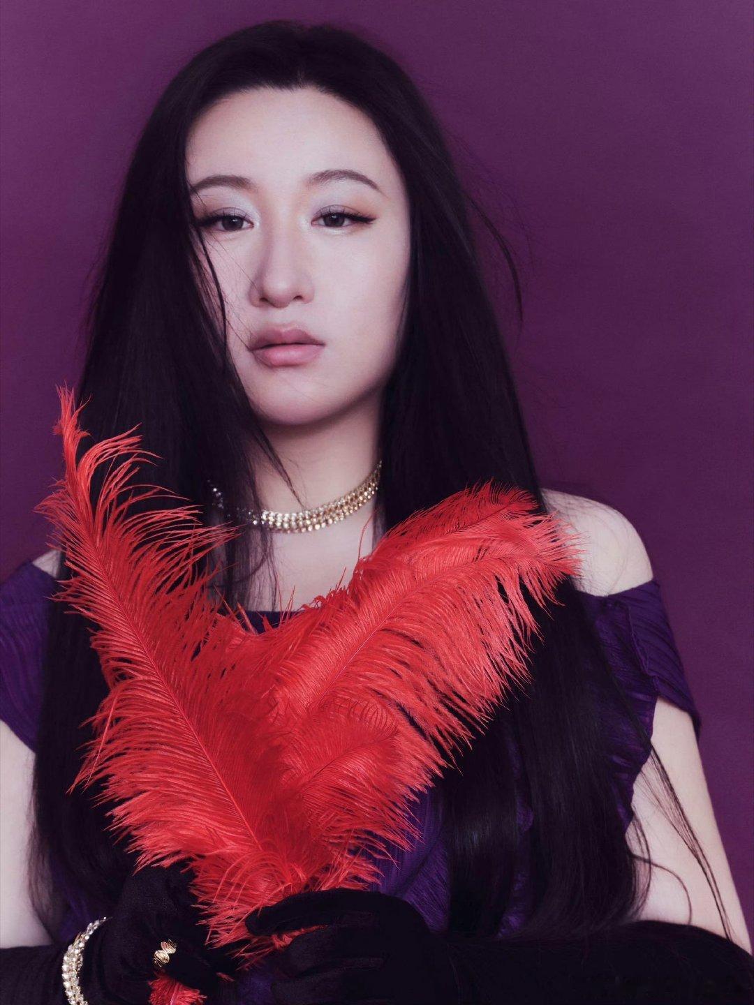 尤长靖锤娜丽莎 意外好听真没想到锤娜丽莎唱歌这么好听啊！！真和尤长靖说的一样，嗓