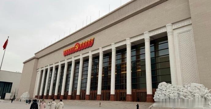 任嘉伦的《风与潮》看片会，今天要在北京历史展览馆举行！ 这就是纪念抗战胜利80周