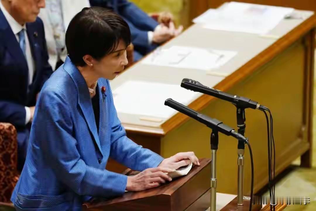 高市早苗会把日本带向万劫不复吗？这个问题越来越多人开始问了。

这位日本首位女首