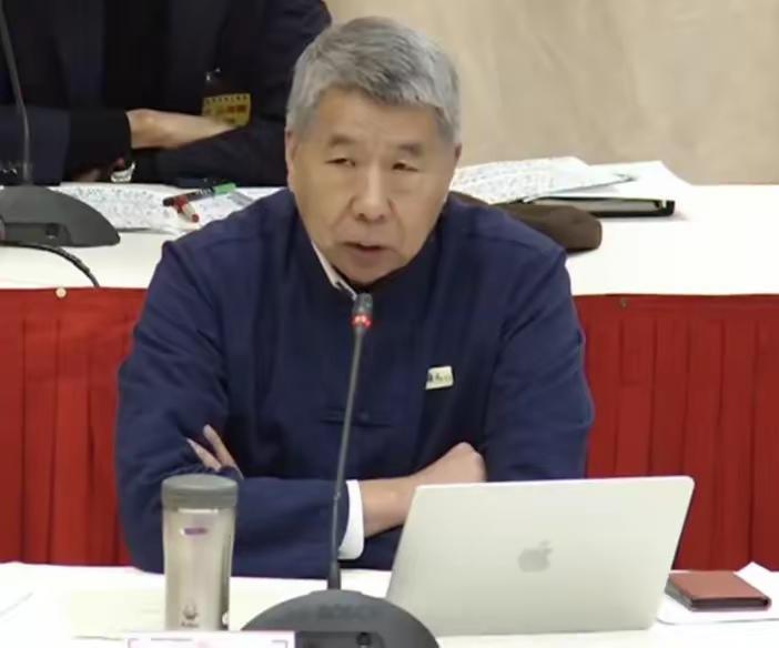 弹劾赖清德能否成功？他在干嘛？

14日、15日，连续两天的弹劾赖清德公听会，现