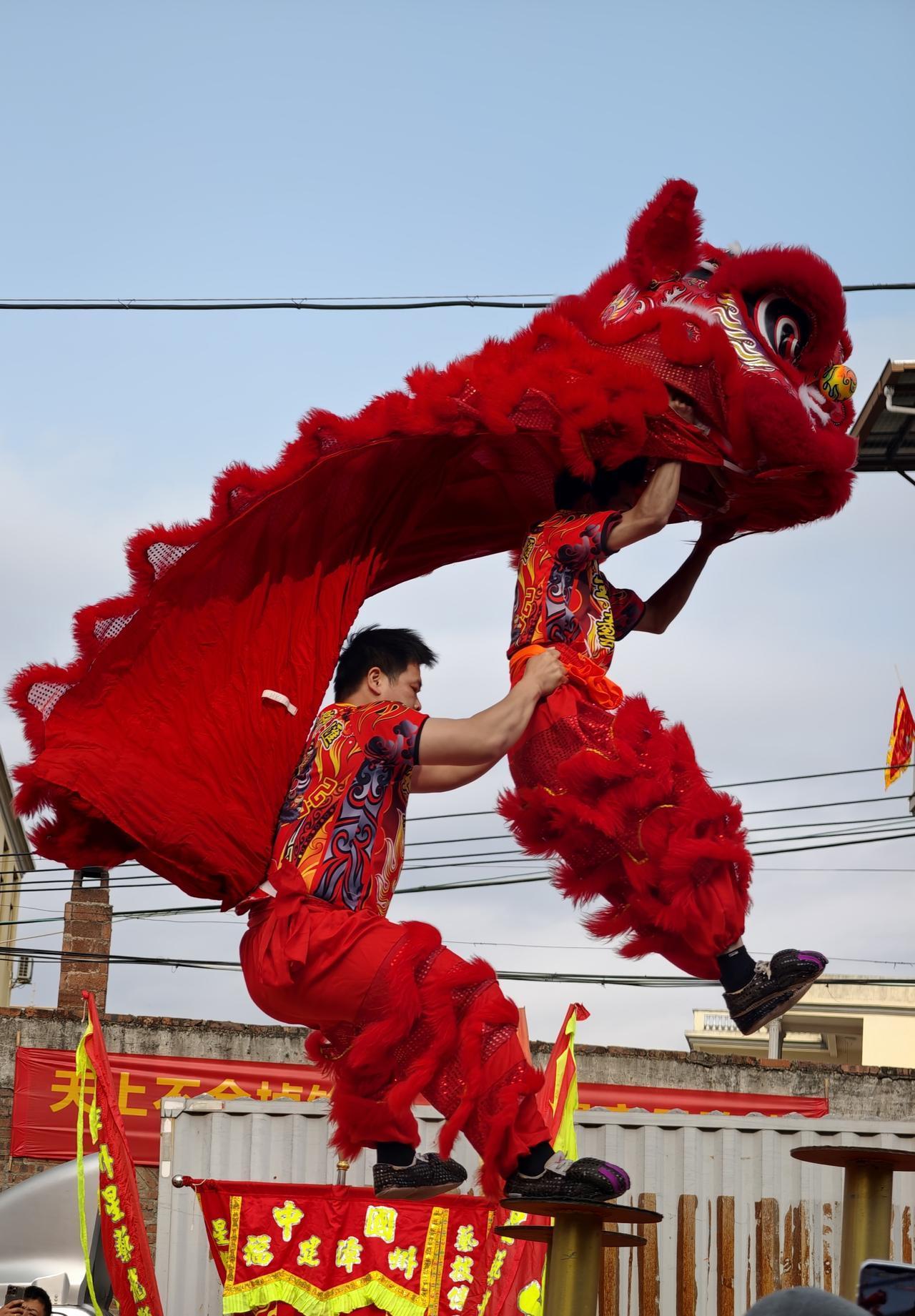 走过莆田的城厢区、秀屿区、湄洲岛度假区和白塘镇等，道路硬件都很好，基本都是四车道