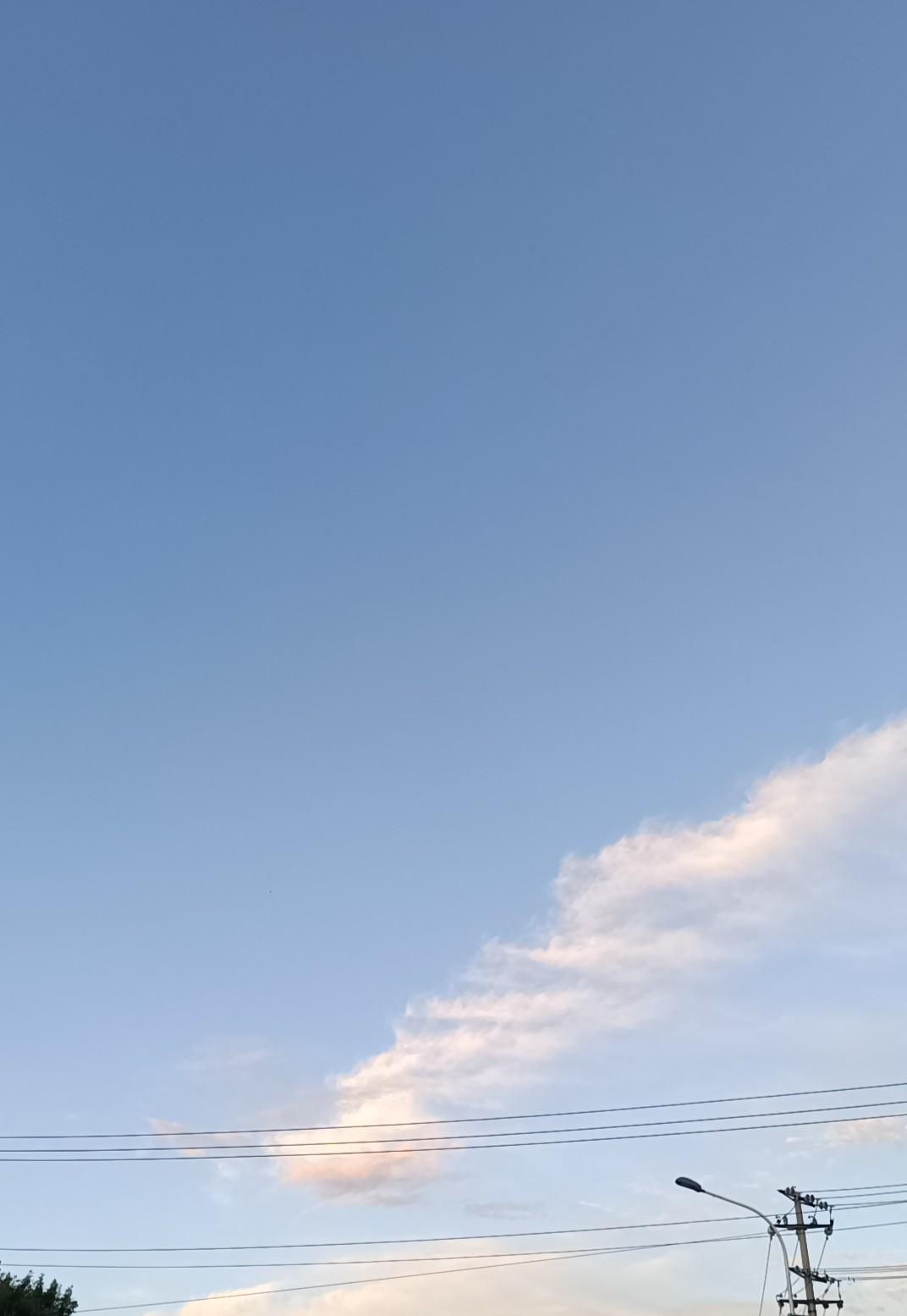 普通人的未来在哪里呢？真的好迷茫啊，一个月挣个三四千块钱，生活得真的好难啊，真不