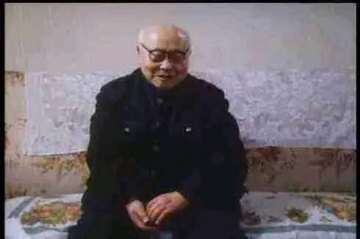 有个叫“孙铭九”的活捉过“蒋介石”到底是咋回事？
一句话：1936年西安事变，孙