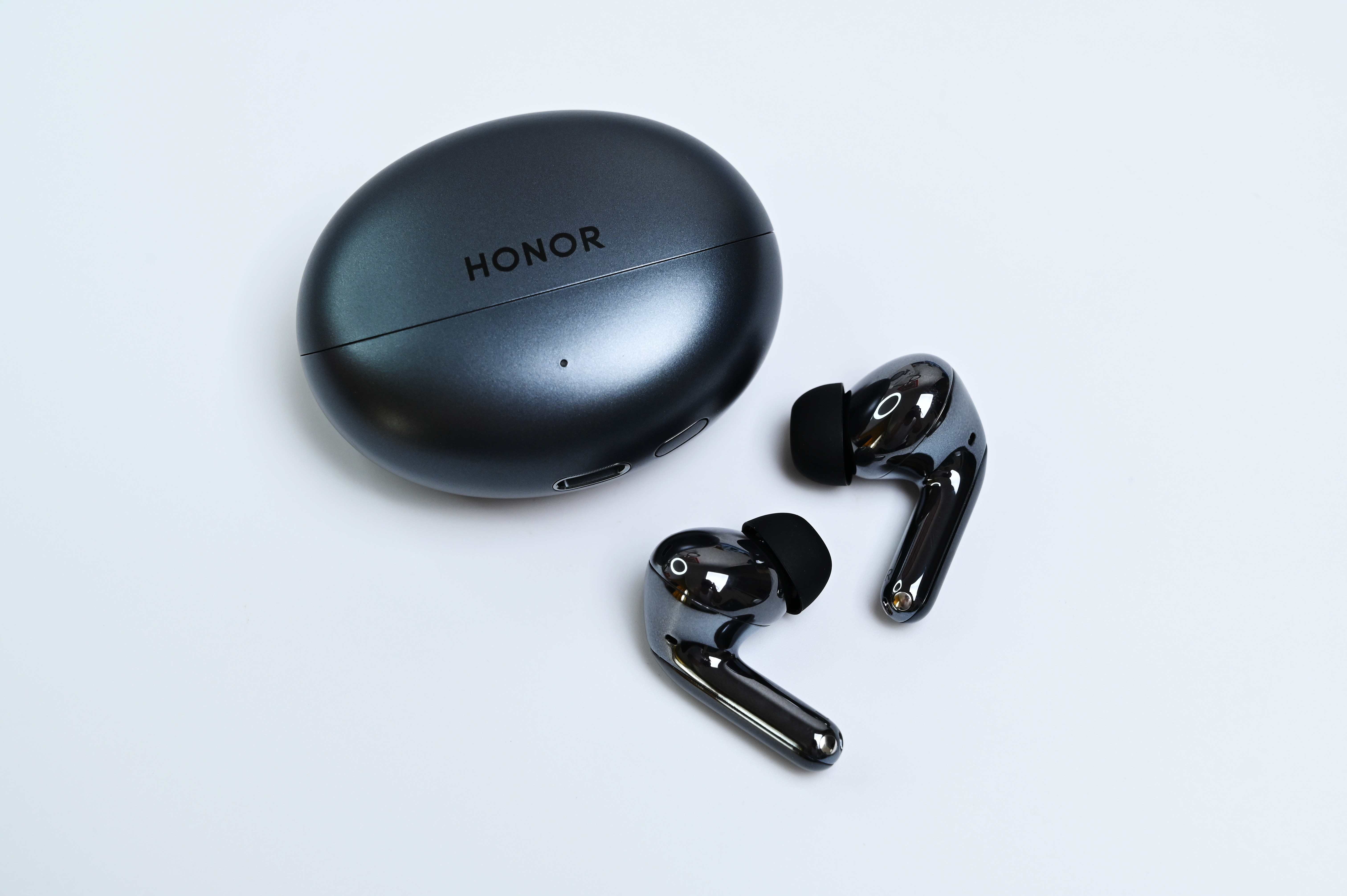 荣耀Earbuds 4i蓝牙耳机，智慧深度降噪3.0，最高降噪深度可达50dB，