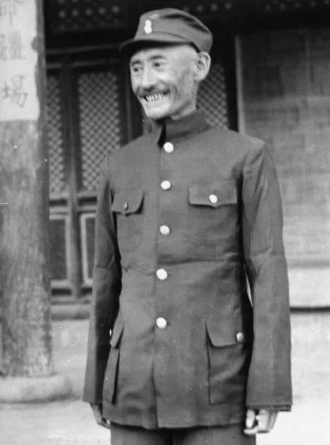 北平解放前夕，马占山去看望傅作义，问傅，打算怎么办？傅作义说有三条措施：把张家口