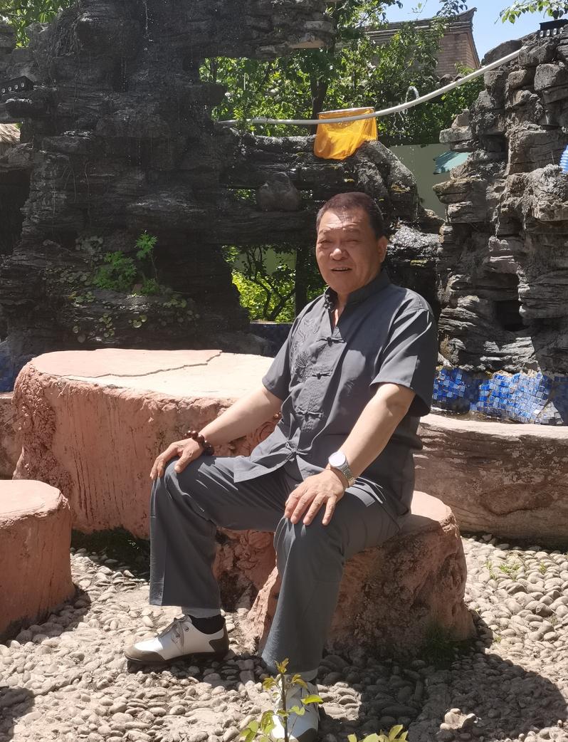目前公开信息中，伊朗战后重建的参与主体呈现多方分工的格局，没有单一国家主导全部重