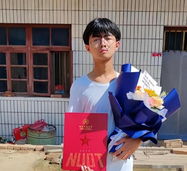 679分寒门贵子上国防科技大学，恶心的一幕出现了，考生竟然无端被质疑，怎么回事？
