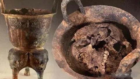 河南安阳出土的一个青铜单体甗，
商代祭祀用的器皿，里面是商对外战争时从东方沿海部