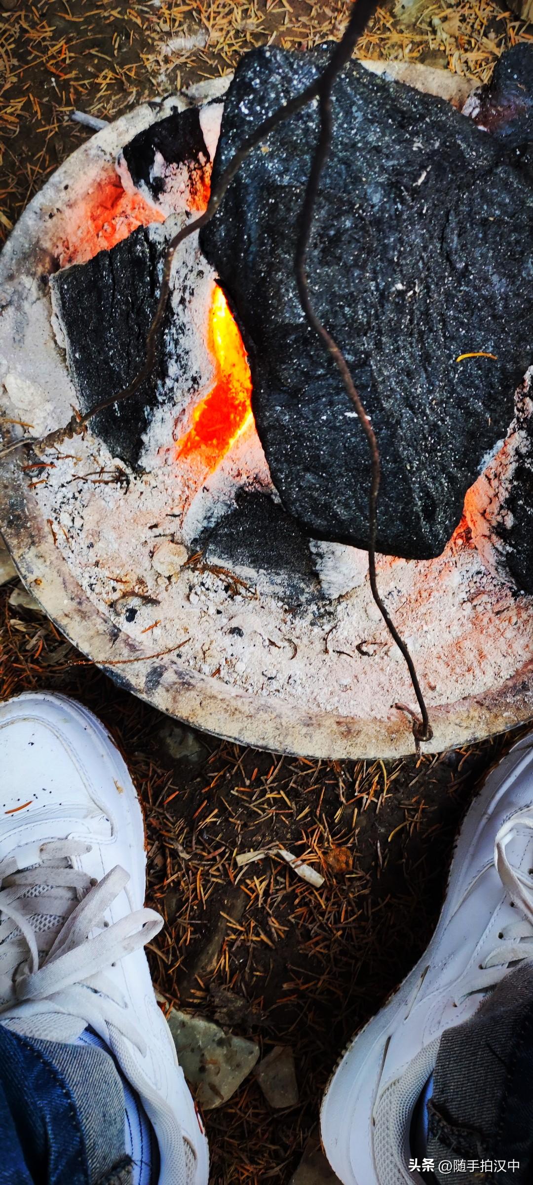 是冬天独有的。身体暖和，不悲凄风，不叹冬雨。此刻，享受被暖暖包裹的幸福，就是理想