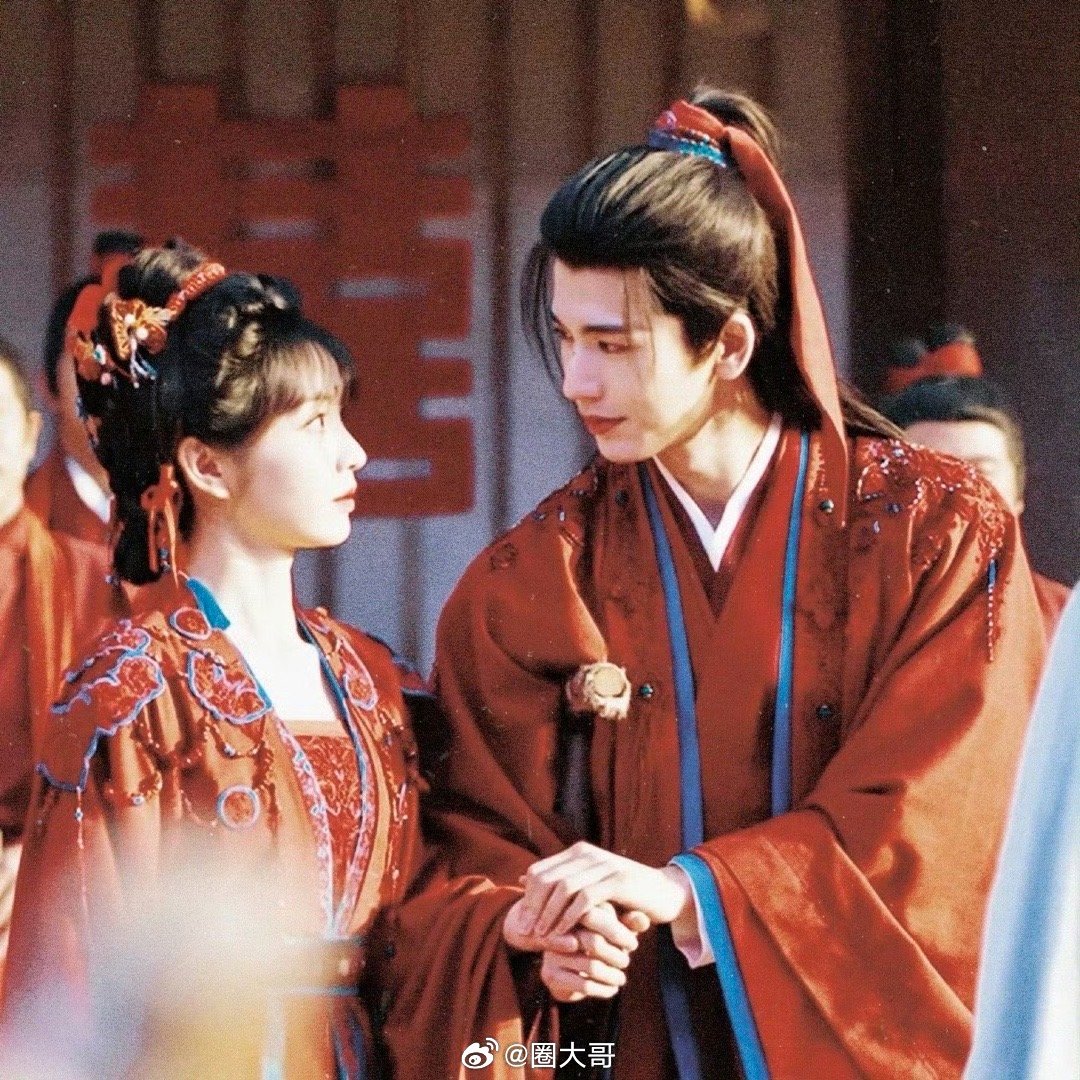 逐玉成第四部联播进拉新年榜剧集哇哇哇哇，隔着屏幕都能被《逐玉》的人气和热度惊艳到