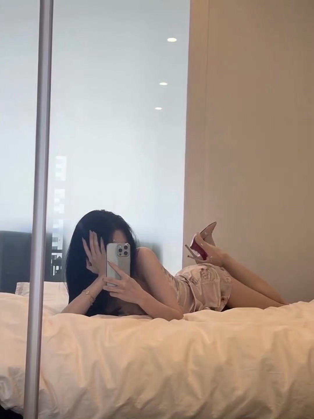 我幸福个猪毛啊，我幸福。 ​​​