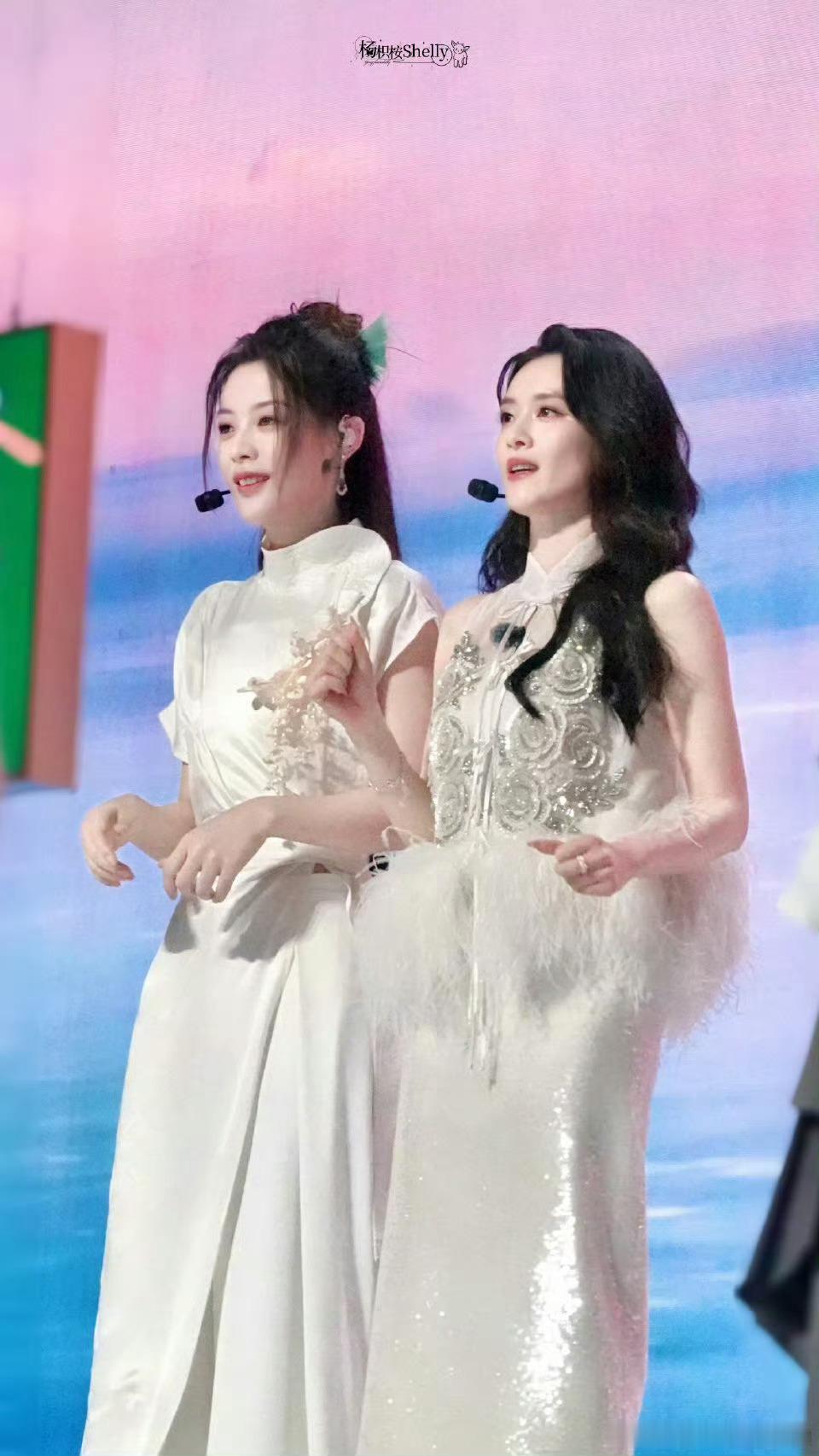 国风舞蹈花田错舞台尽显东方美《花田错》舞台好美啊，每个人都有东方神韵，东方美人谁