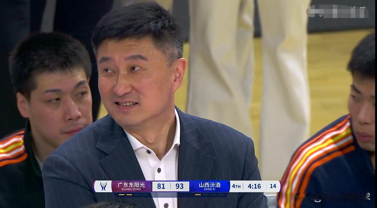广东东阳光主帅杜峰真是太无奈了！在今天进行的广东东阳光和山西汾酒的比赛中，当时比