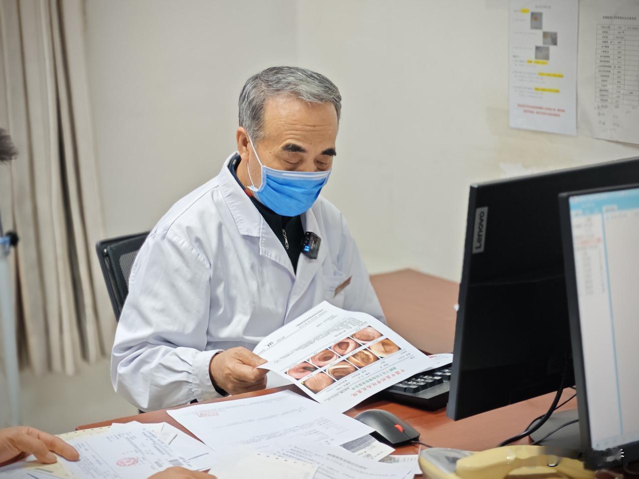 网上被骂最多、争议最大的人群，无疑是各类所谓“专家”。他们频繁出现在新闻评论、社