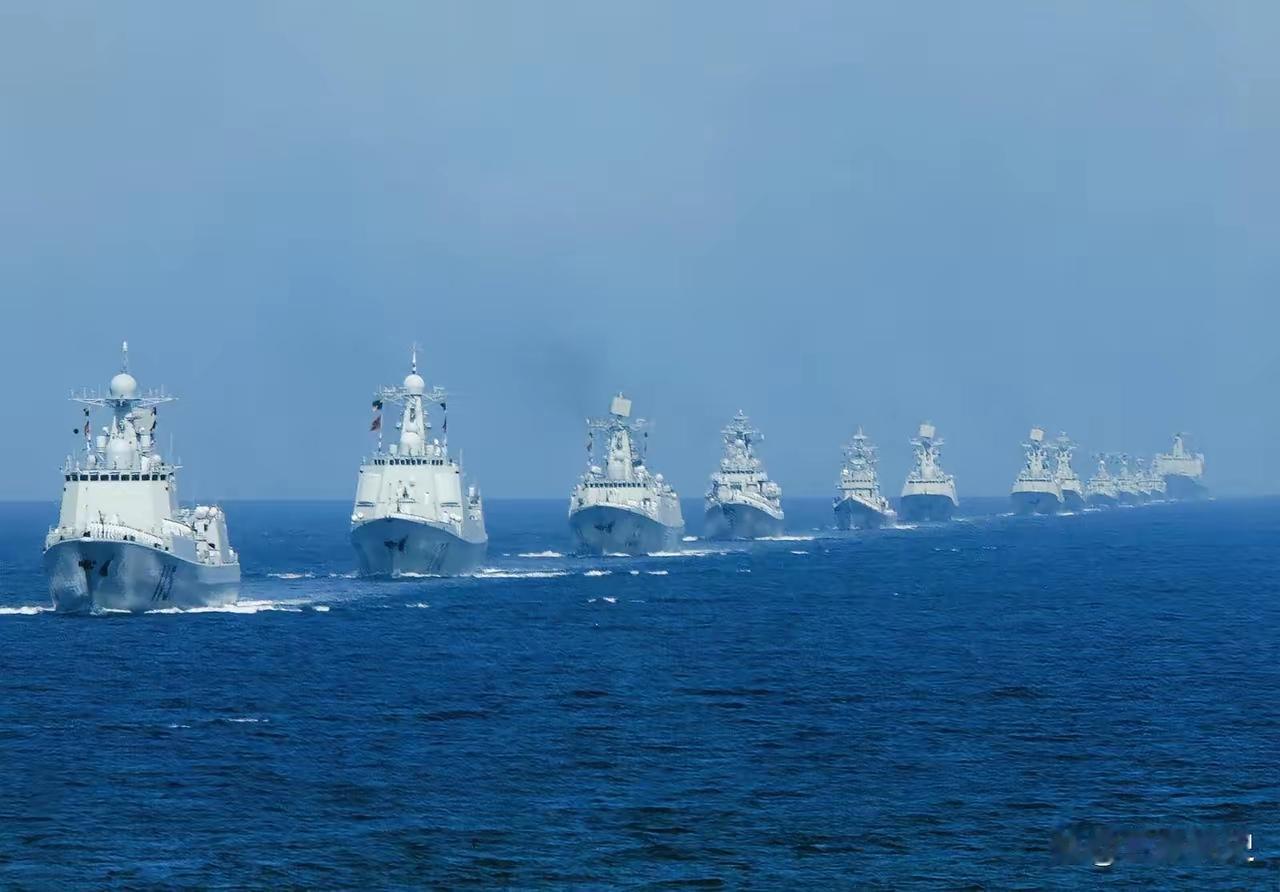 台湾海峡最窄处：130公里。平均距离180公里。
台湾海峡不完全是中国的内海，但