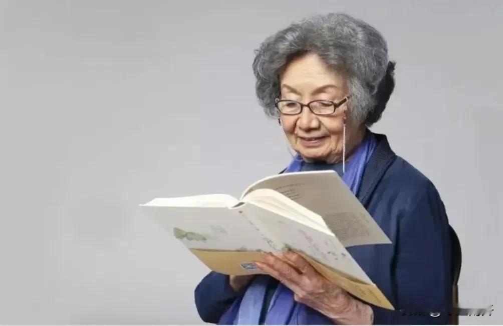 叶嘉莹老师逝世
从南开大学获悉，古典文学研究学者、南开大学讲席教授叶嘉莹，于20