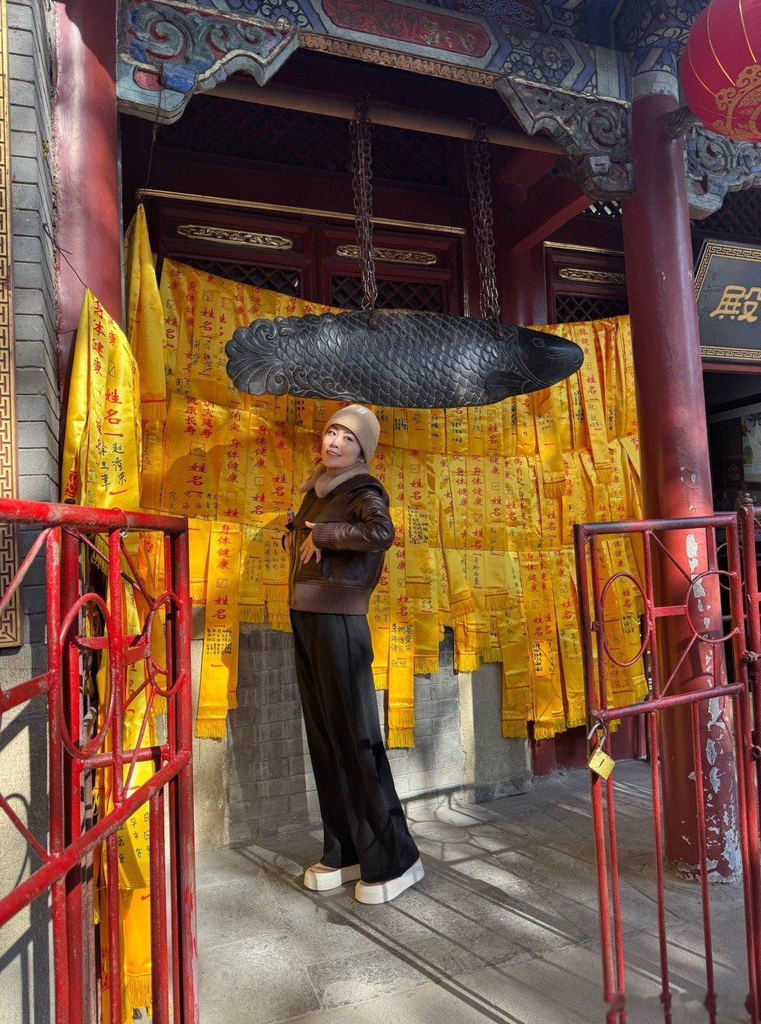 摸了鱼的财气要装进自己口袋里带回家啊😄七月梅子青