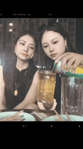 这样倒酒，要是我直接翻桌