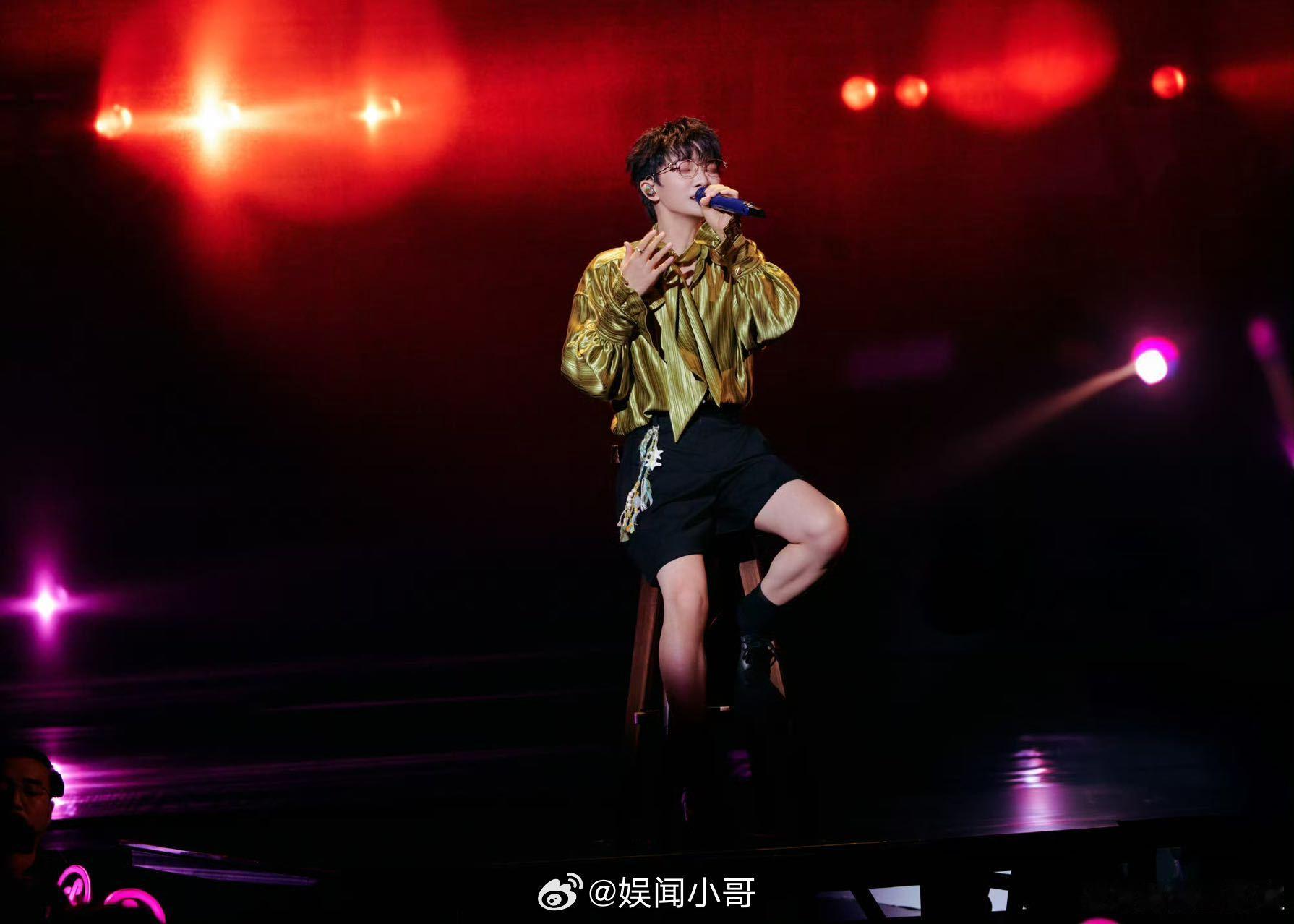 周深无伴奏转音太丝滑 周深在无伴奏的《自诩周全》里，以丝滑转音编织出梦幻音网。那