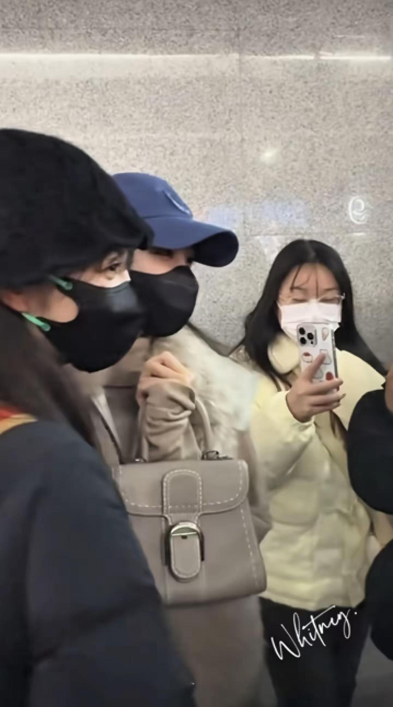 地球没了你照转 可我不是地球。不能没有你呀 姐姐