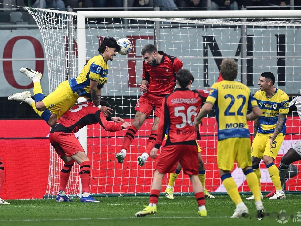 米兰联赛不败场次定格在24场…在意甲第26轮的一场较量中，米兰主场0-1负于帕尔