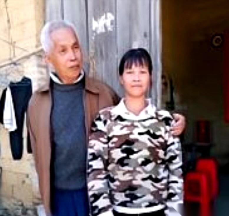 广西那个49岁娶19岁，21年生了15个娃的梁二，最硬核的不是这个。
是当年计生