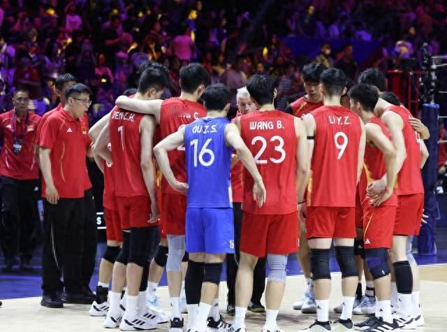 零封泰国闯入四强！中国男排稳住脚步，静候半决赛强敌