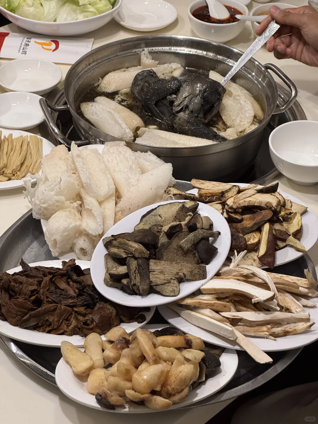 北京！默默无闻开了20年的野生菌火锅…🍄