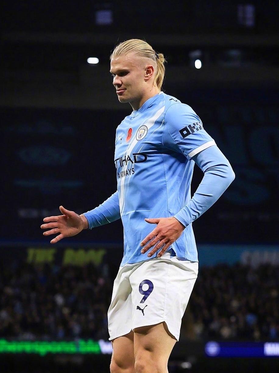 哈兰德在本赛季英超联赛前10轮比赛中打进13球，进球数量超过10支英超球队。
在