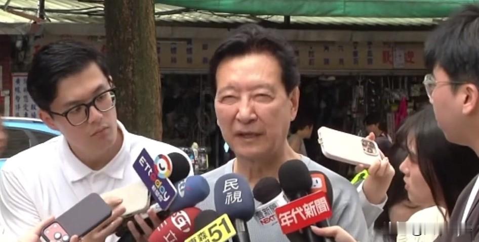 赵少康接受媒体采访时叫嚣，任何境外势力都不要想干涉台湾的选举！

赵少康说这些话
