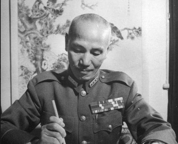 1949年国民党败退之际，蒋介石秘密从大陆运走大量黄金，按后来的统计，这批黄金约