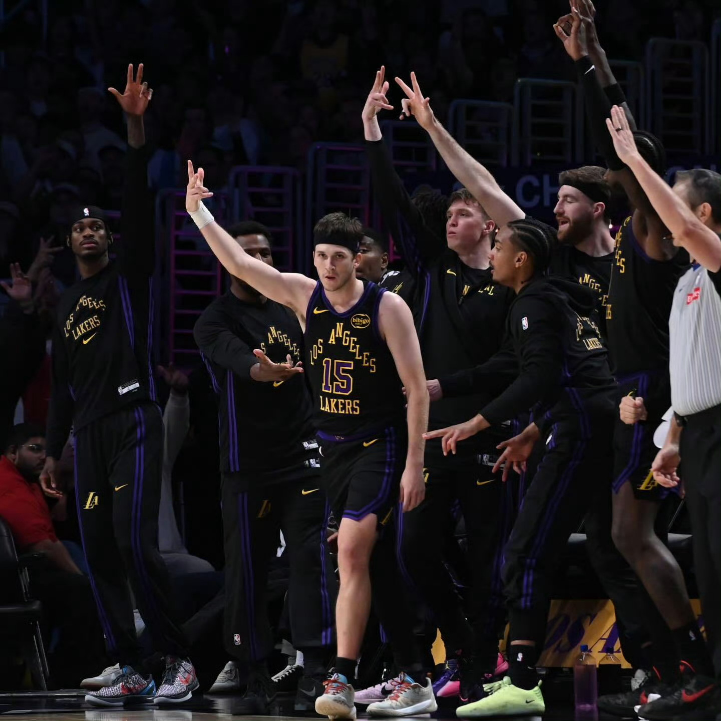 shot together湖人国度里夫斯詹姆斯