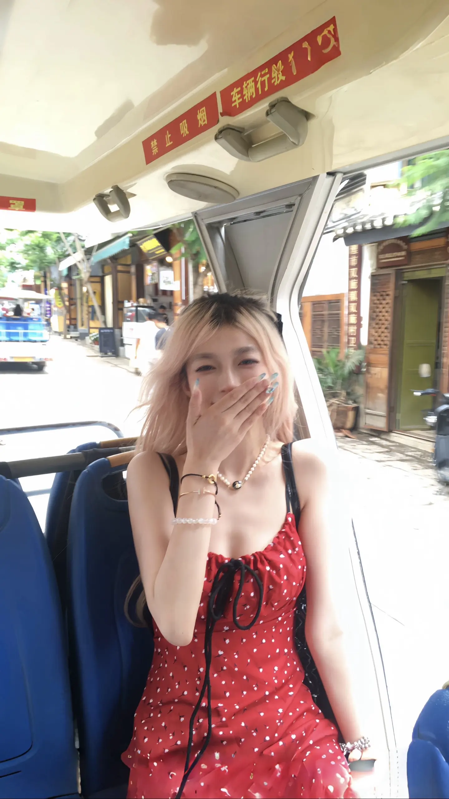 爱上自己的那天 人生才刚刚开始。