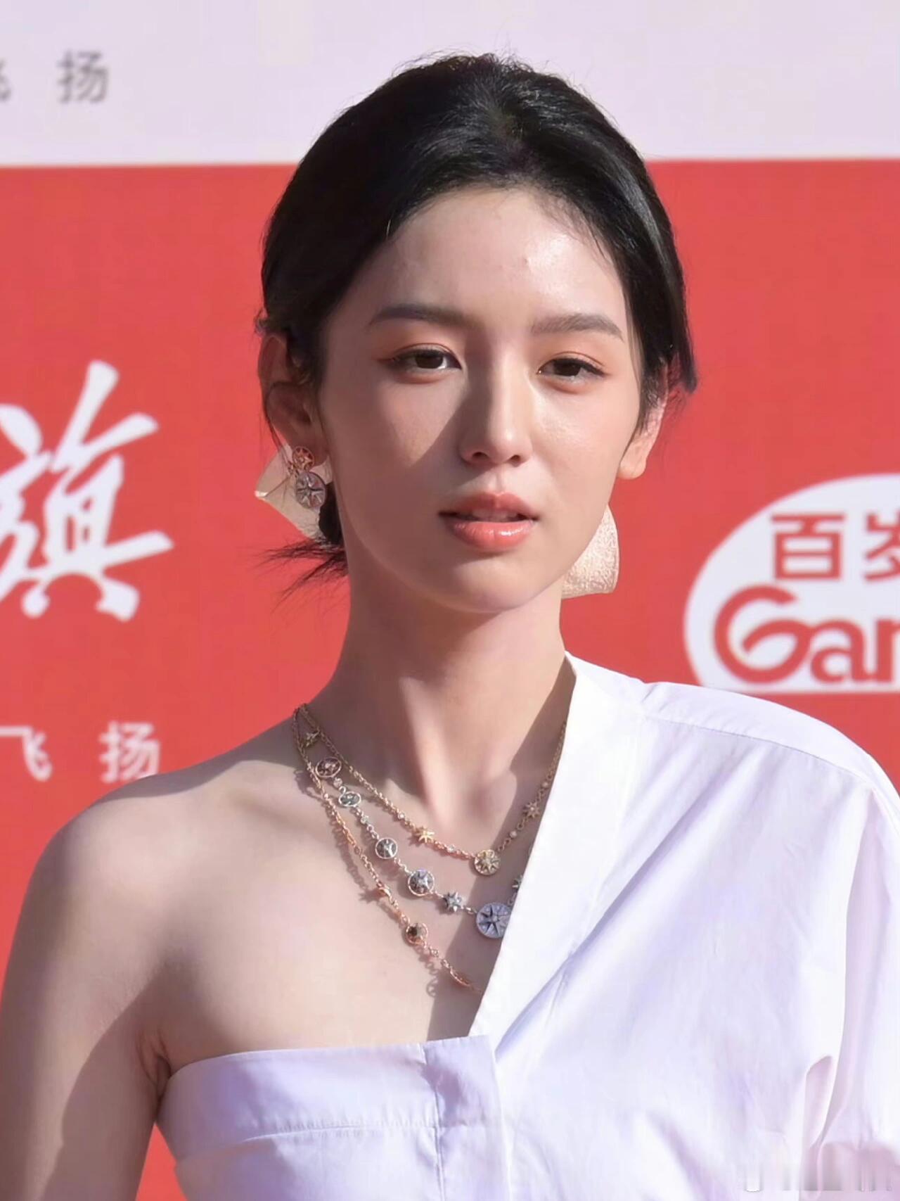 这是周也的美貌颁奖典礼吗？ ​​​