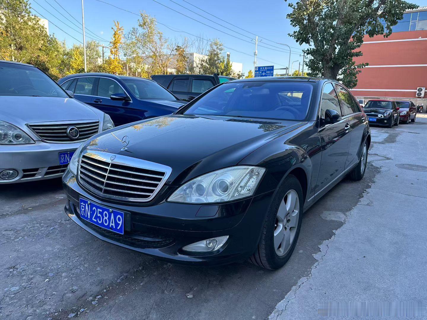 现在车况还可以的京牌W221大奔都这么便宜了吗？ ​​​
