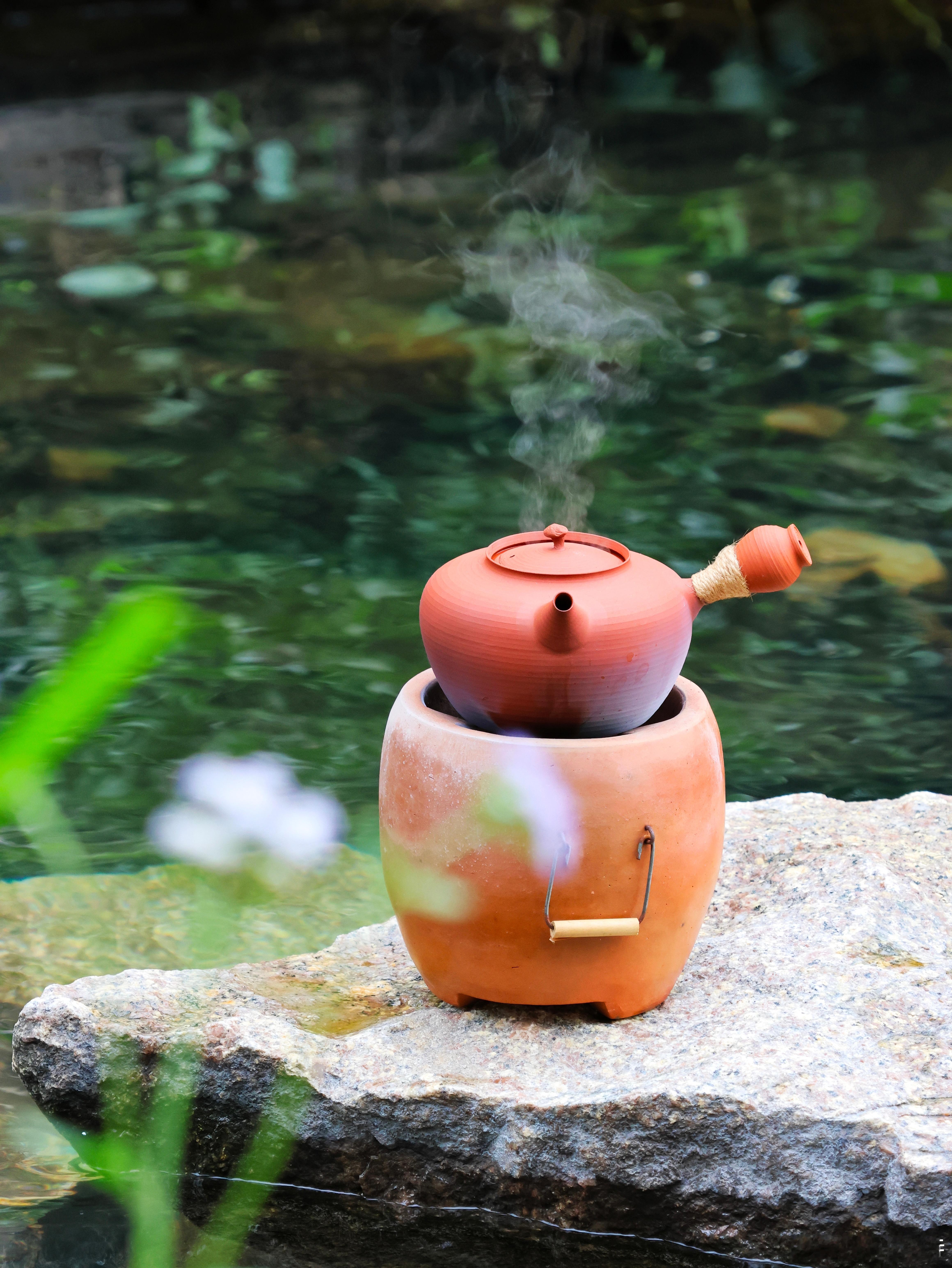 一半烟火，一半清欢。忙时认真，闲时喝茶。不羡热闹，不慕繁华，只守自己的小小天地。